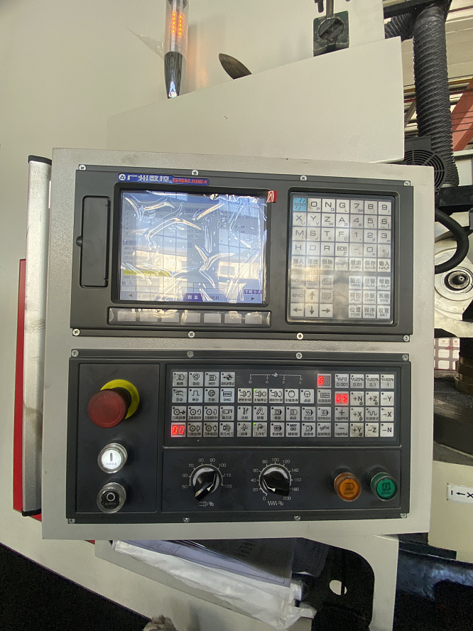 Зубофрезерный станок с ЧПУ YK31200CNC5